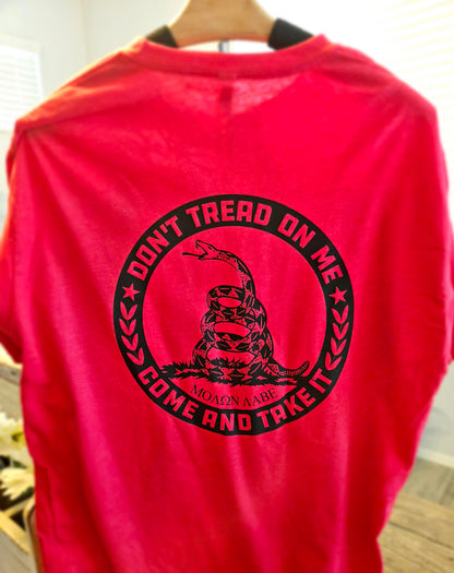 Short sleeve red shirt with "Don't Tread on me"