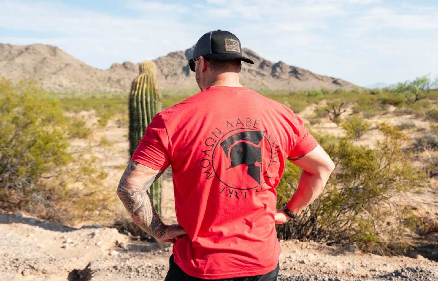 Black Molon Labe t-shirt with red and black snapback